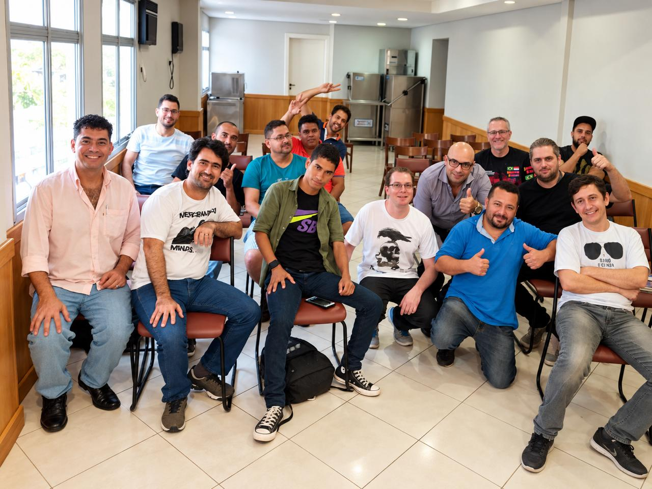 Registro histórico dos idealizadores do grupo Os Mercenários, reunidos em São Paulo